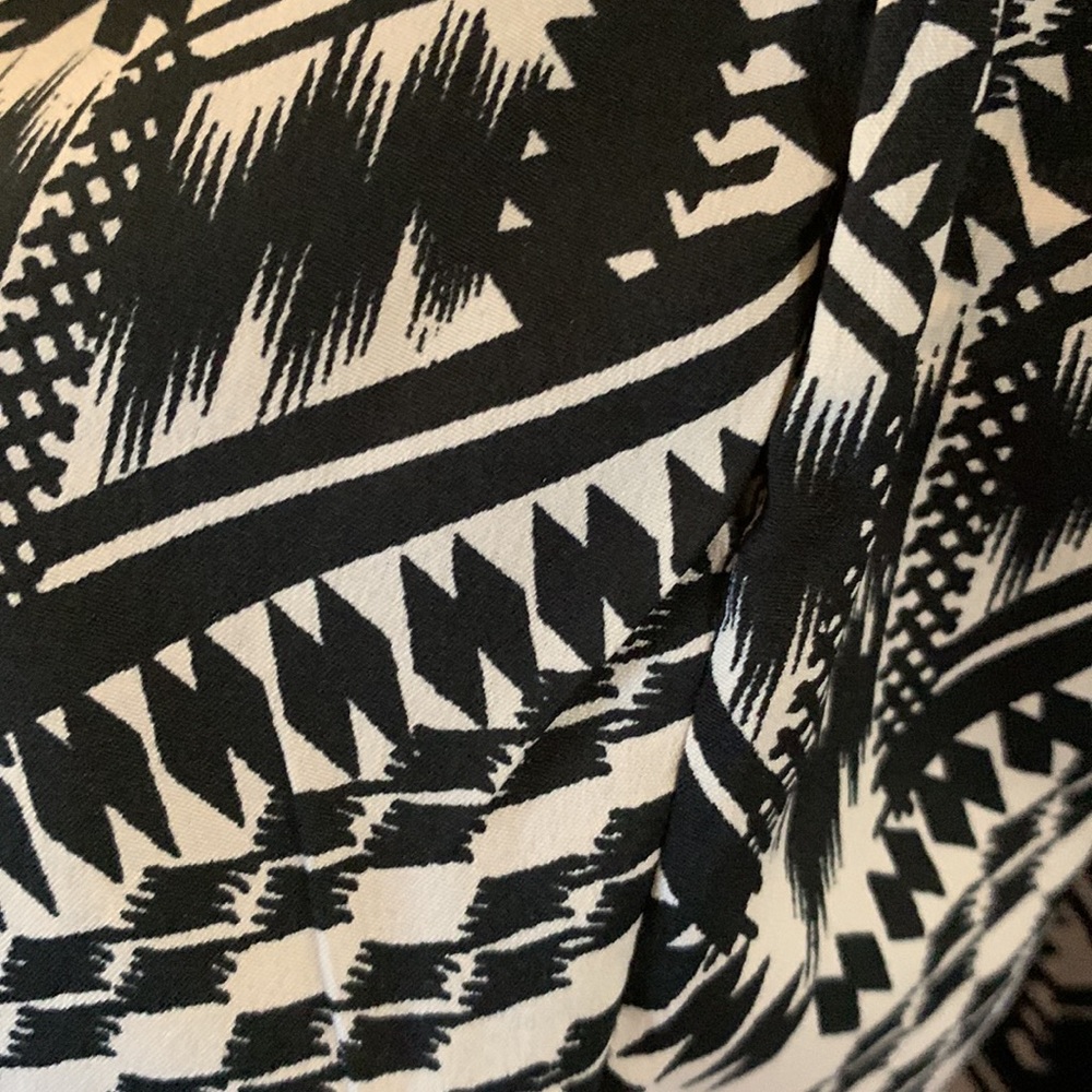 Patterned Dress - Picture 3 of 6